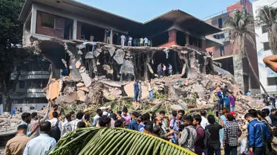 الدمار الذي لحق بمنزل والد الشيخة حسينة، الشيخ مجيب الرحمن أوّل رئيس لبنغلادش