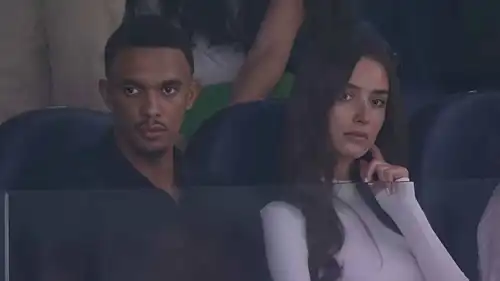 أرنولد وصديقته إستيل بهنكي