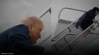 تعثر ترامب ووزير خارجيته على مدرج الطائرة