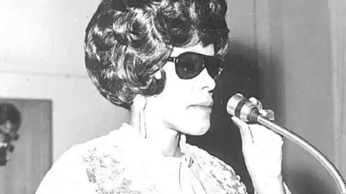 الفنانة الراحلة عائشة المرطة