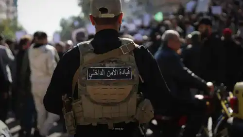 عنصر من الأمن الداخلي السوري