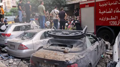 آثار الدمار بعد الغارة الإسرائيلية في الضاحية الجنوبية