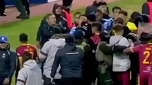 مباراة في بوليفيا تشهد 17 بطاقة حمراء