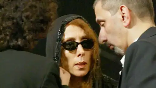 فيروز مع نجلها الراحل زياد