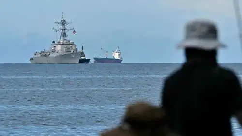 السفينة الحربية الأمريكية