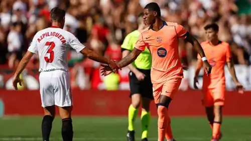 ماركوس راشفورد نجم برشلونة الإسباني