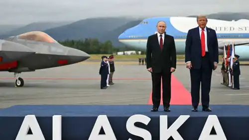 الرئيسان ترامب وبوتين خلال لقاء ألاسكا