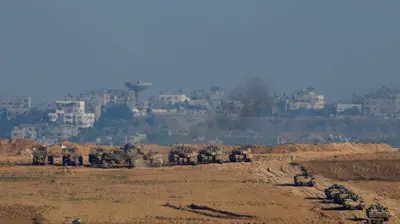 آليات إسرائيلية في غزة