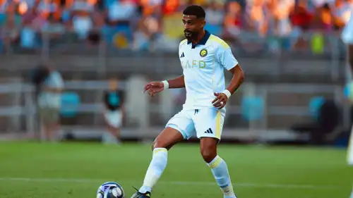 عبد الإله العمري بقميص النصر