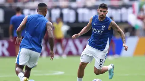 روبن نيفيز في تدريبات الهلال السعودي