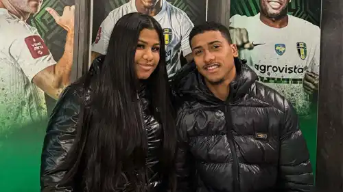 خوان ألفينا وزوجته