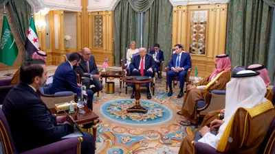 خلال اللقاء الذي جمع الرئيس الأمريكي والرئيس السوري في الرياض