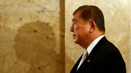 رئيس الوزراء الياباني المستقيل