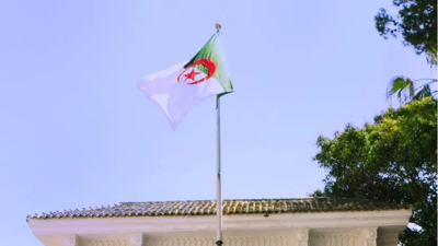 العلم الجزائري