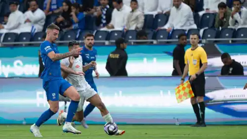 من مباراة الهلال والفتح في دوري روشن