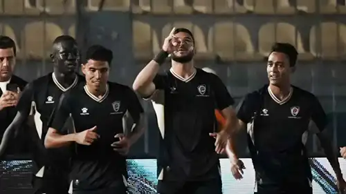 حامد حمدان مع لاعبي بتروجت