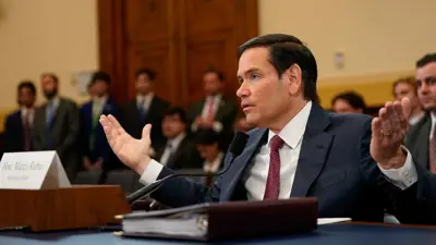 روبيو متحدثاً أمام اللجنة خلال الجلسة 