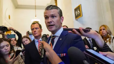 بيت هيغسيث يتحدث للصحفيين