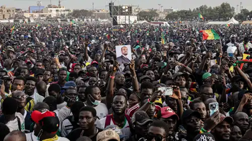 حشود غفيرة مؤيدة لرئيس الوزراء السنغالي في تجمع داكار