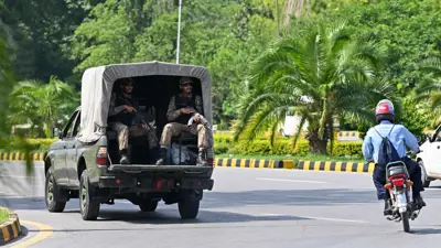 قوات باكستانية