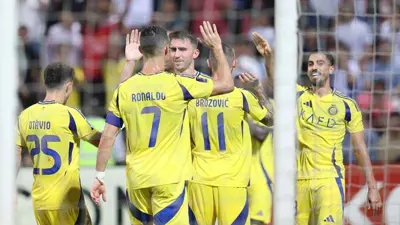 لابورت مع لاعبي النصر السعودي