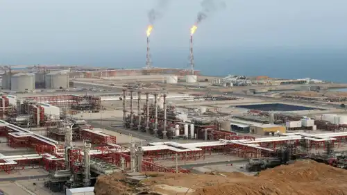 مصافي الغاز الطبيعي في حقل غاز جنوب فارس الإيراني