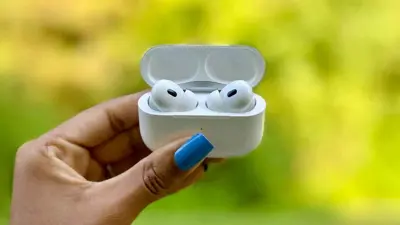 عناصر تحكم في كاميرا واكتشاف النوم إلى AirPods (تعبيرية)