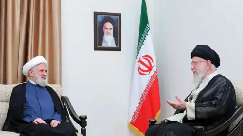 علي خامنئي ونعيم قاسم