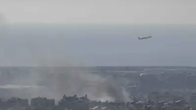 دخان يتصاعد من الضاحية الجنوبية في بيروت قرب المطار الدولي