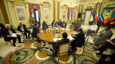 اجتماع سابق للرئيس الأوكراني بمجموعة من ممثلي الدول الأفريقية 