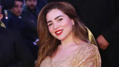 الفنانة مي عز الدين