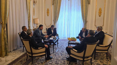 الوفد الإيراني المفاوض في روما