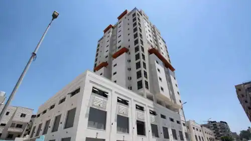 برج المجمع الإيطالي في غزة الذي استهدفته إسرائيل