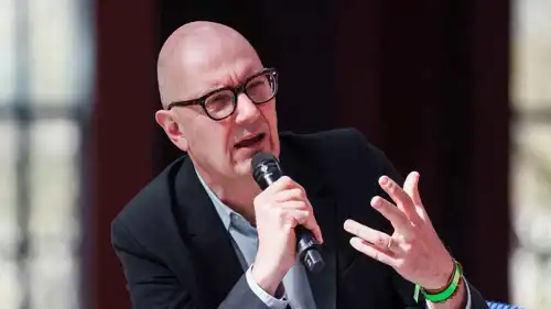 وزير المالية الفرنسي رولاند ليسكور. 