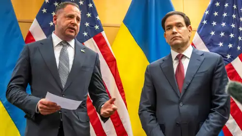 رئيس مكتب الرئيس الأوكراني أندريه يرماك، ووزير الخارجية الأمريكي مارك روبيو.