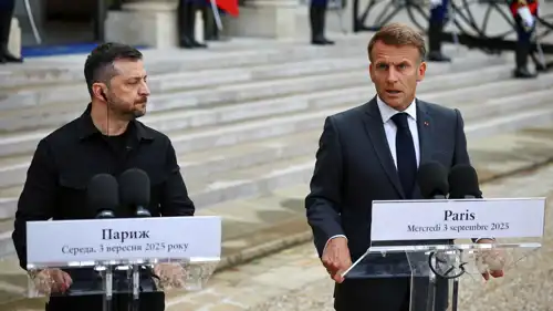 الرئيس الفرنسي ماكرون والرئيس الأوكراني زيلينسكي