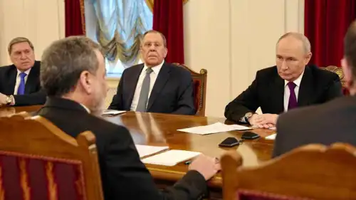 فلاديمير بوتين خلال مباحثات مشتركة مع عباس عراقجي