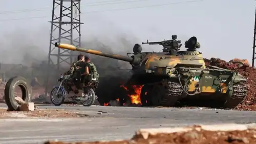 دبابة سورية دمرتها إسرائيل بالسويداء  بالأحداث الأخيرة