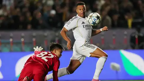 كيليان مبابي في مباراة الريال وألماتي