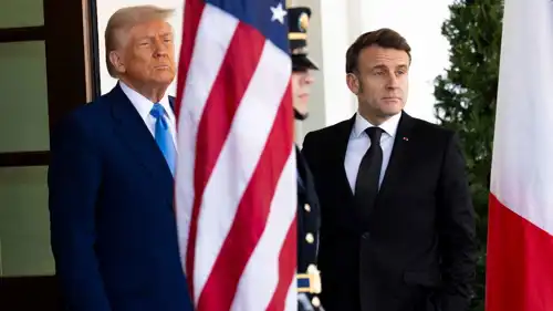 الرئيسان ترامب وماكرون.