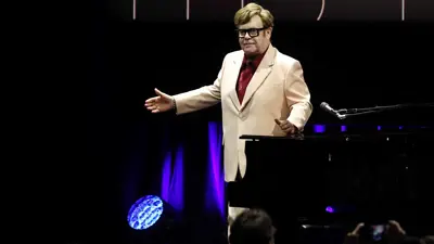 الموسيقي البريطاني "إلتون جون"