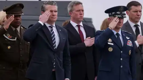 وزير الحرب هيغسيث ووزير الجيش دان دريسكول.