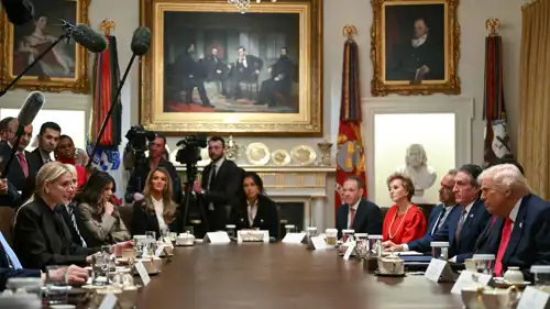 جانب من اجتماع الحكومة الأمريكية بحضور ترامب