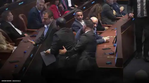 "إبادة جماعية في الكنيست".. من هما النائبان الذين صرخا بوجه ترامب؟