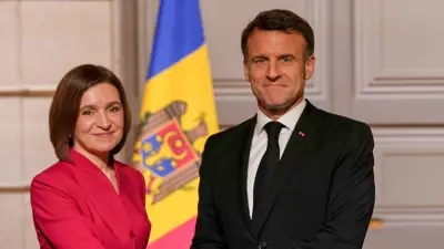 ماكرون وساندو