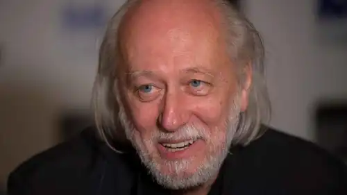 الكاتب المجري لاسلو كراسناهوركاي