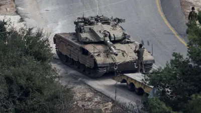 دبابة إسرائيلية على الحدود مع لبنان