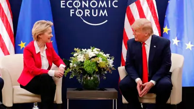 بين الرئيس الأمريكي دونالد ترامب ورئيسة المفوضية الأوروبية أورسولا فون دير لاين
