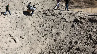 معبر المصنع بعد القصف الإسرائيلي