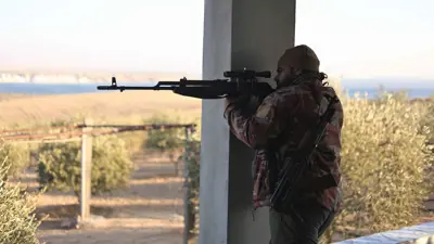 جانب من اشتباكات سابقة بمنبج شمال سوريا